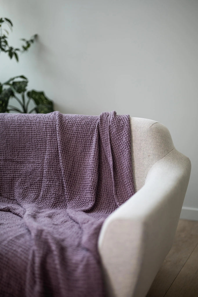 Linen waffle blanket in Dusty Lavender by AmourLinen AMOURLINEN