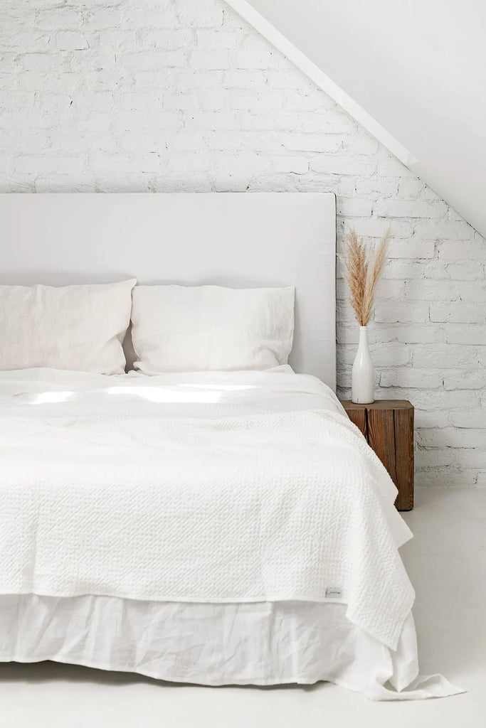 Linen waffle blanket in White by AmourLinen AMOURLINEN